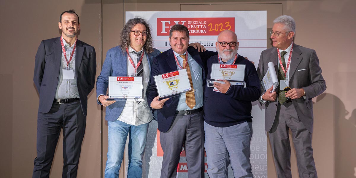 Da sinistra: Marco Barilli - Toluna, Giovanni Sansone - Responsabile acquisti ortofrutta Dimar (Mercatò), Antonioo Apuzzo - Direttore commerciale Sole365, Valter Delle Donne - Responsabile qualità Megamerk (Dok), Roberto Della Casa - Agroter,